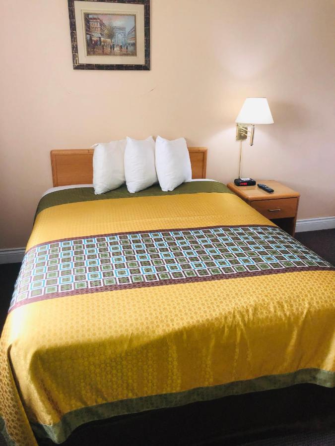 Perth Plaza Inn & Suites Exteriér fotografie
